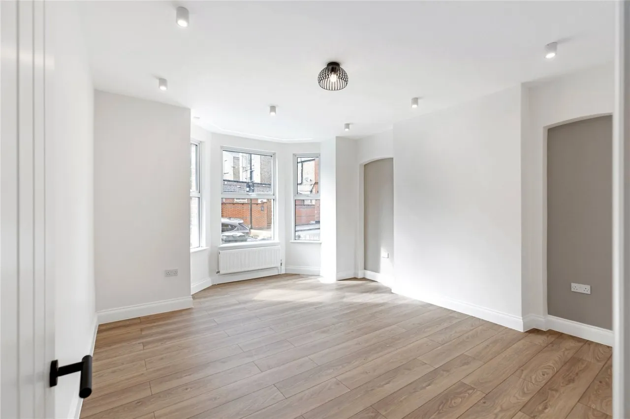 Abbotsford Avenue, London, N15, photo 28