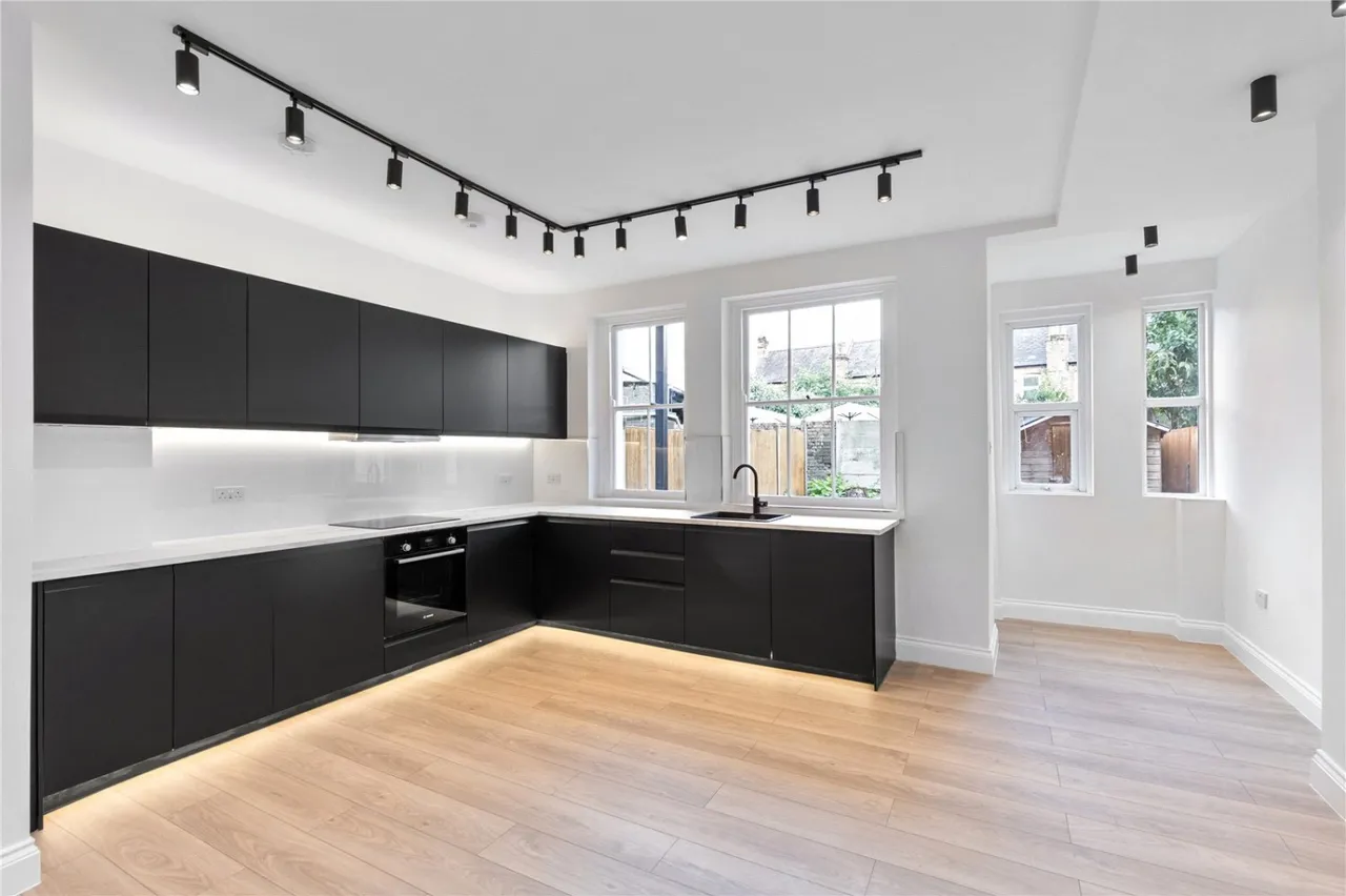 Abbotsford Avenue, London, N15, photo 9