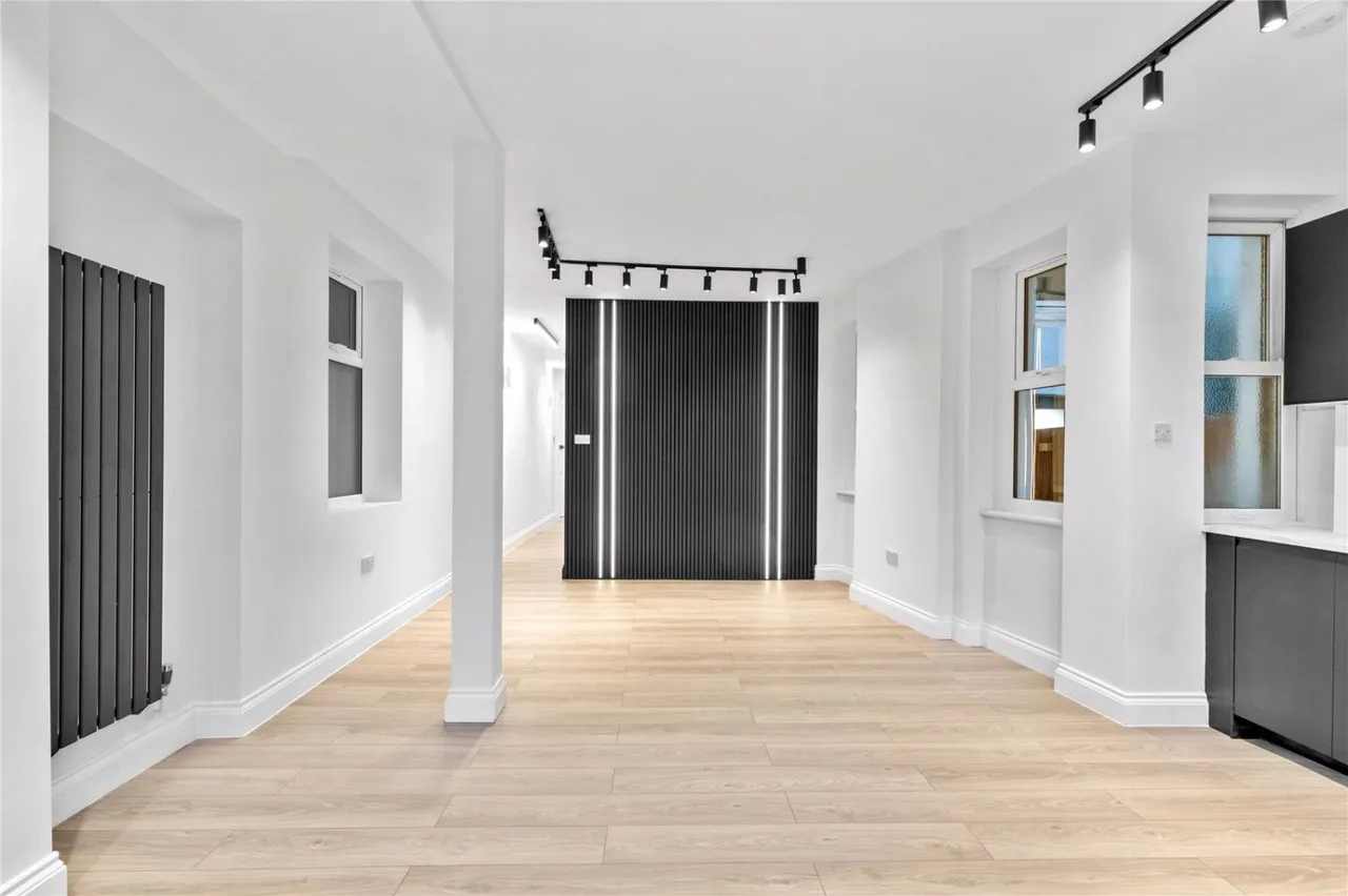 Abbotsford Avenue, London, N15, photo 3