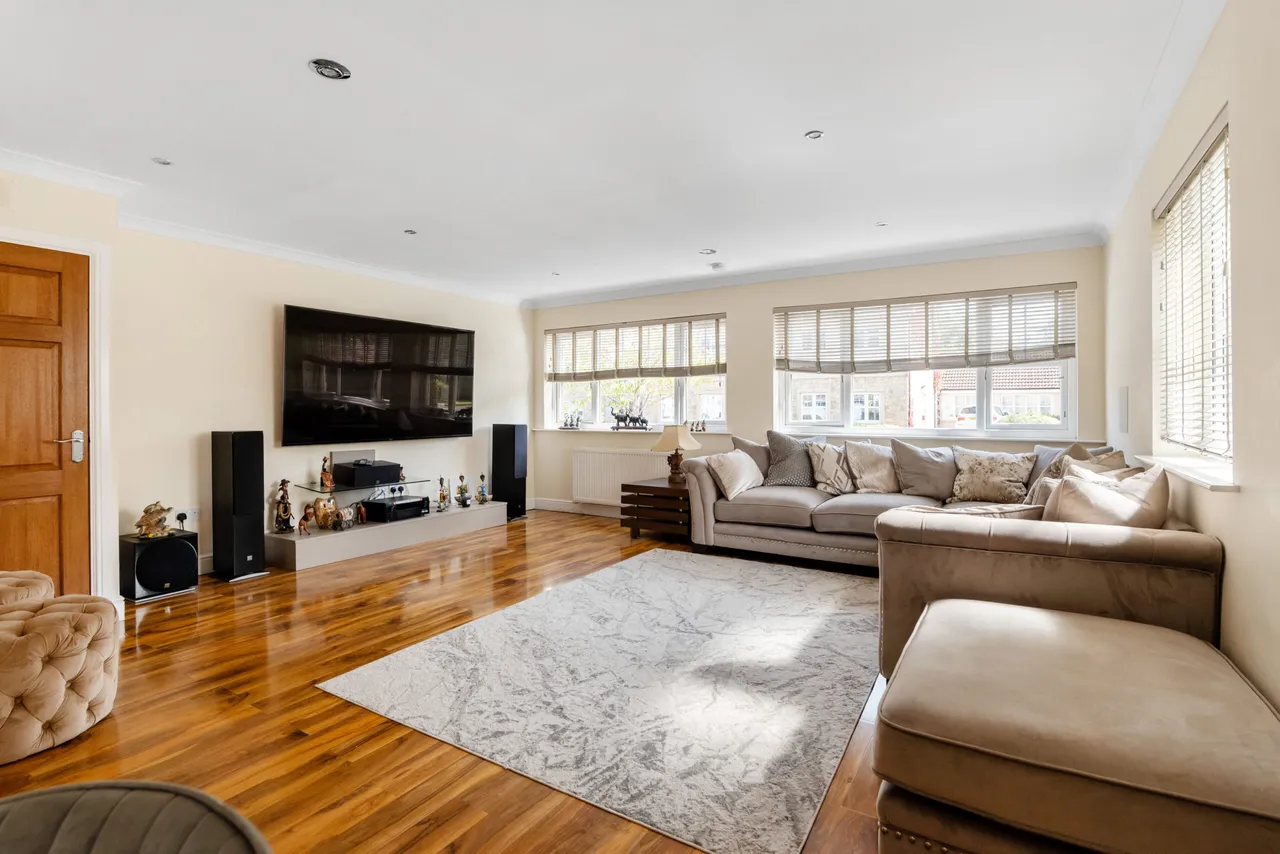 Primrose Avenue, Newton Mearns, photo 5