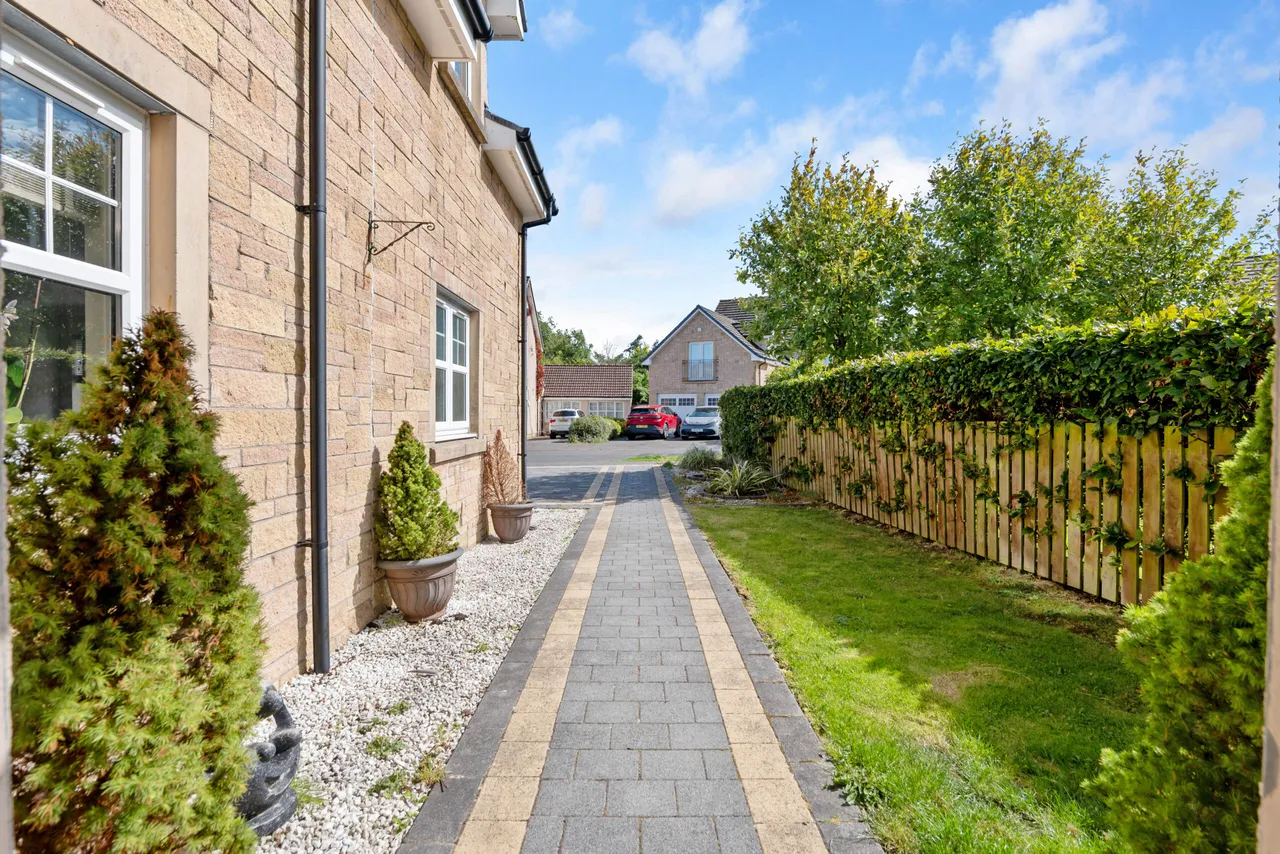 Primrose Avenue, Newton Mearns, photo 23