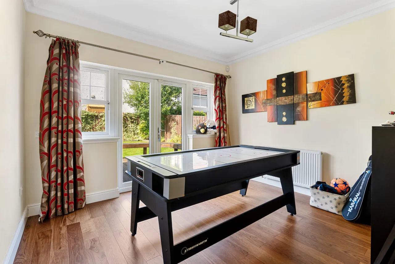 Primrose Avenue, Newton Mearns, photo 4