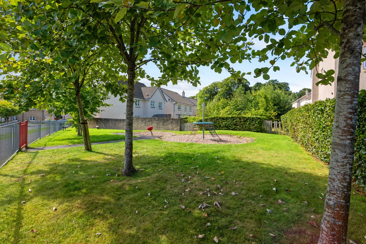 Primrose Avenue, Newton Mearns, photo 24