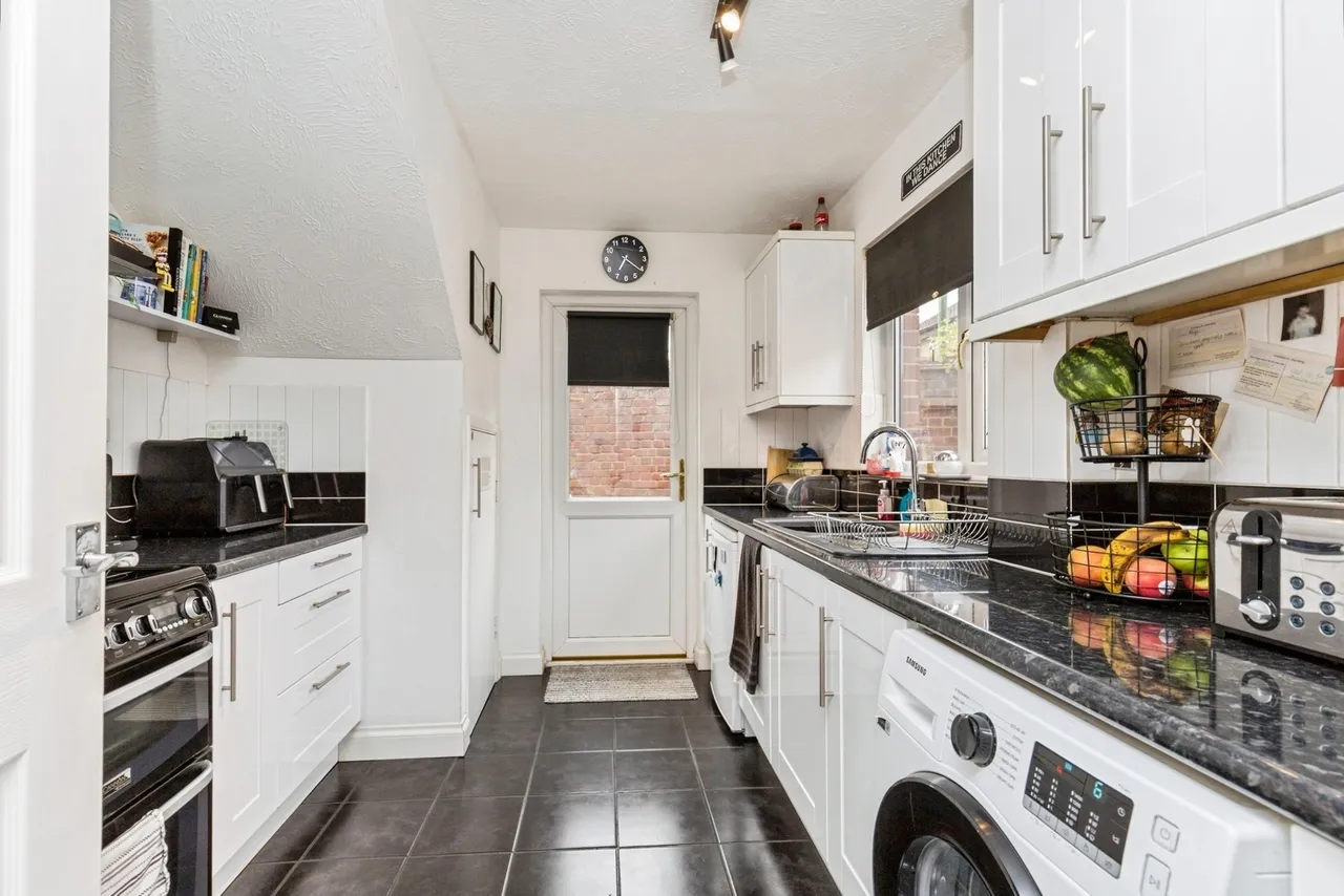 Charrington Way, Broadbridge Heath, RH12, photo 4