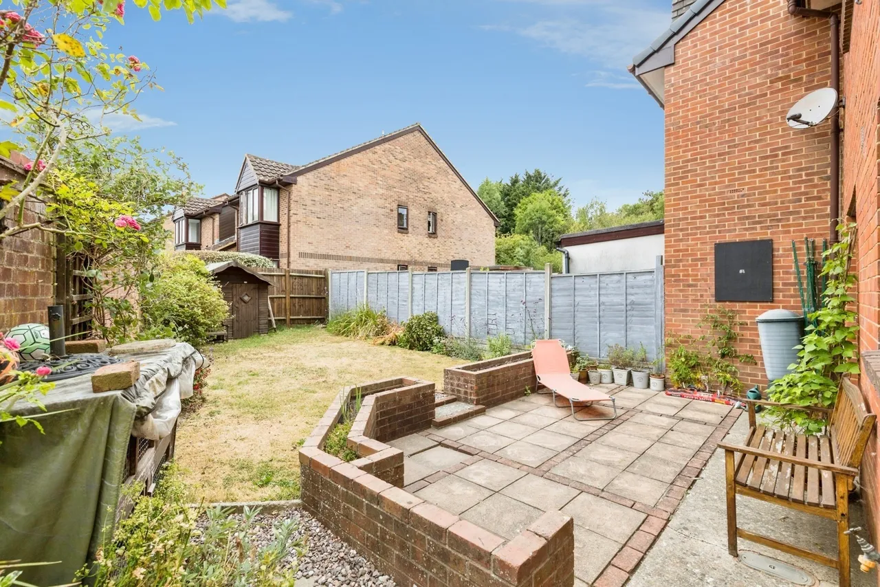 Charrington Way, Broadbridge Heath, RH12, photo 13