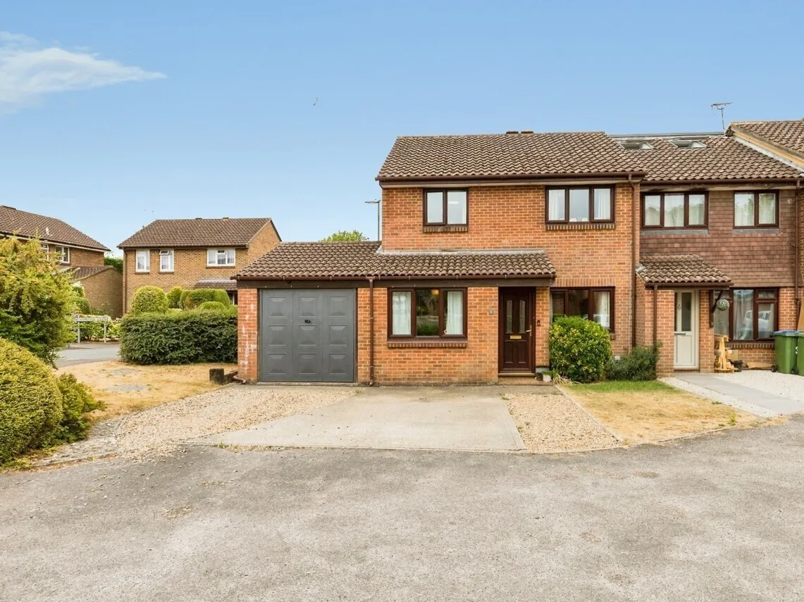Charrington Way, Broadbridge Heath, RH12, photo 16