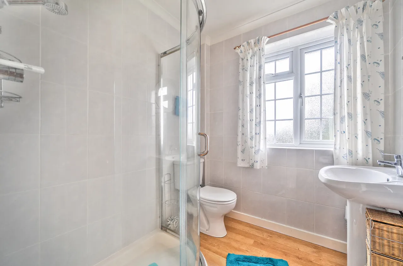 Stoatley Rise, Haslemere, GU27, photo 19