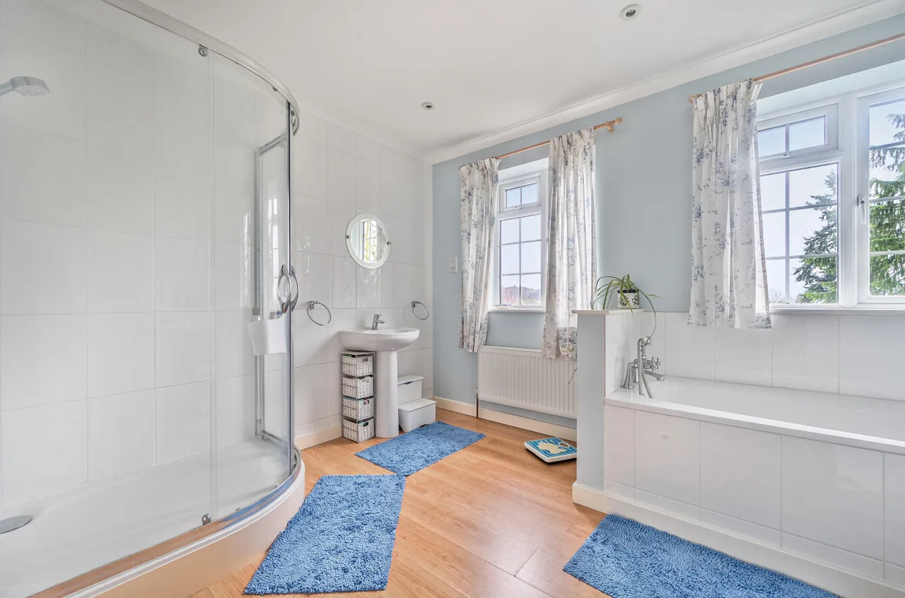 Stoatley Rise, Haslemere, GU27, photo 15