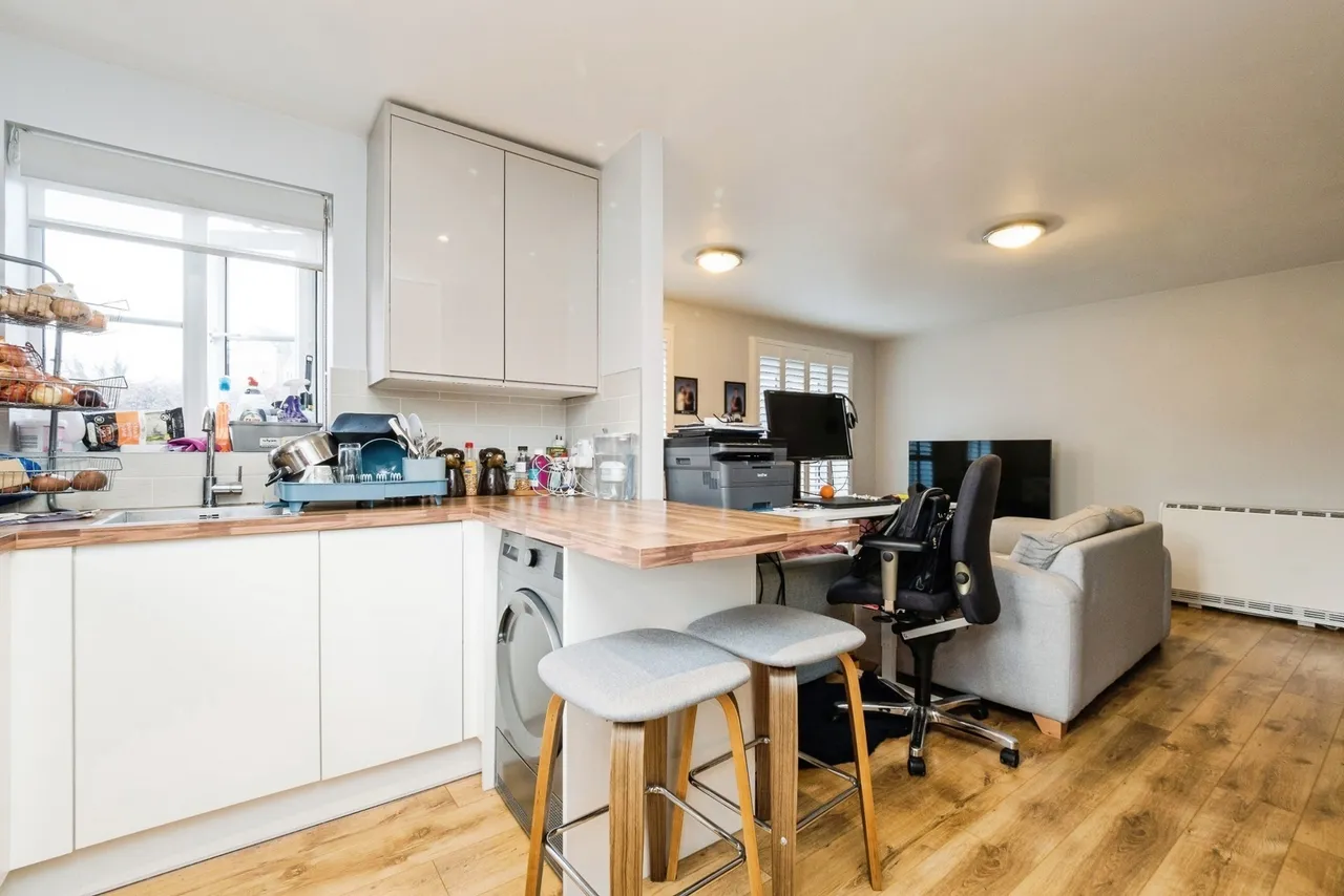 Coniston Avenue, Purfleet-on-Thames, Essex, RM19, photo 4