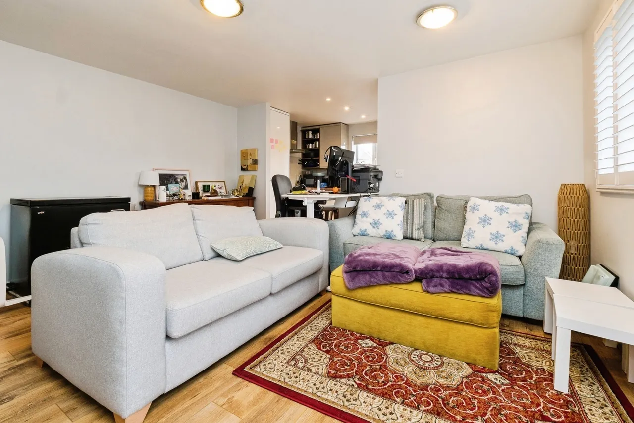 Coniston Avenue, Purfleet-on-Thames, Essex, RM19, photo 15