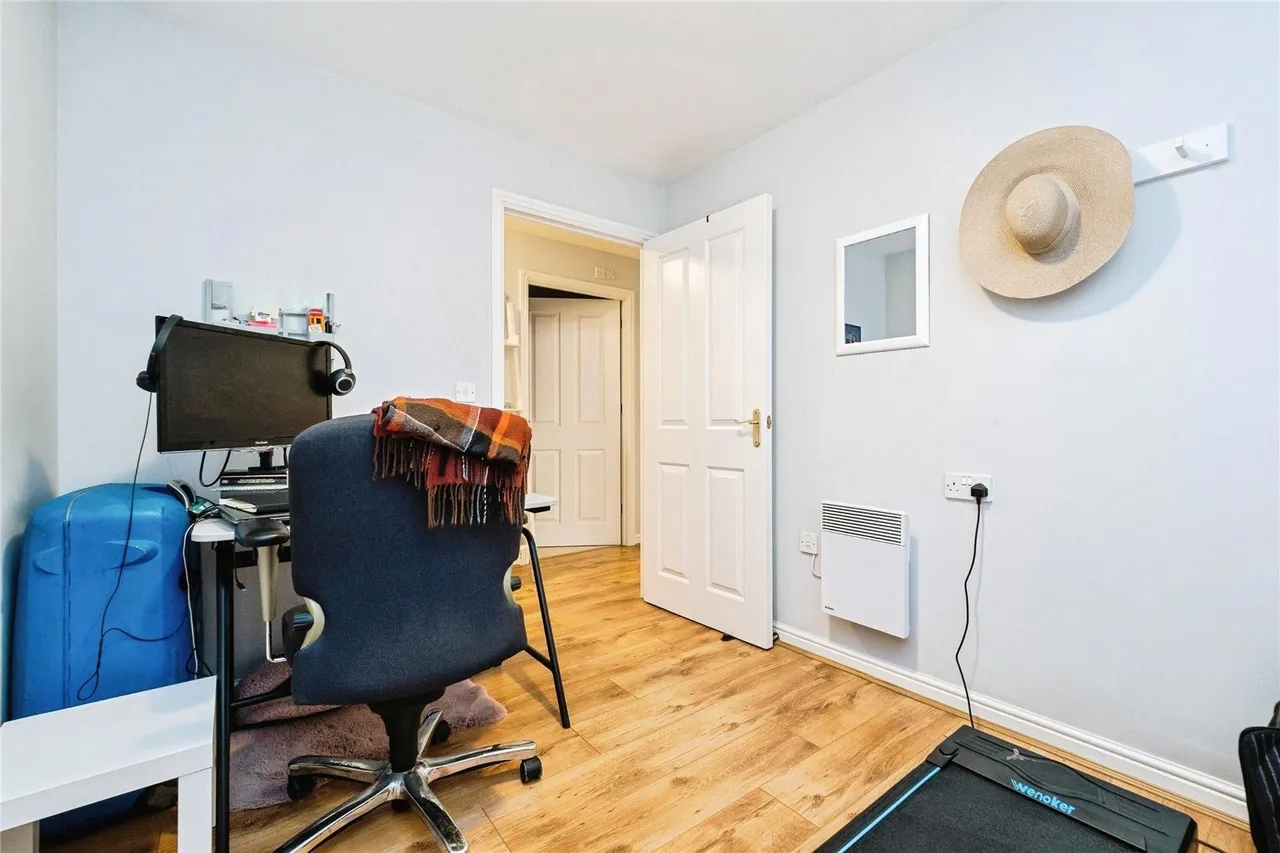Coniston Avenue, Purfleet-on-Thames, Essex, RM19, photo 10