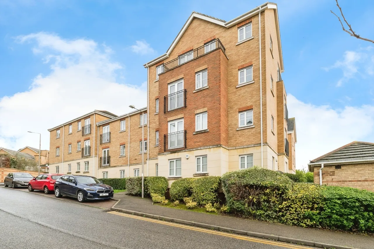 Coniston Avenue, Purfleet-on-Thames, Essex, RM19, photo 14