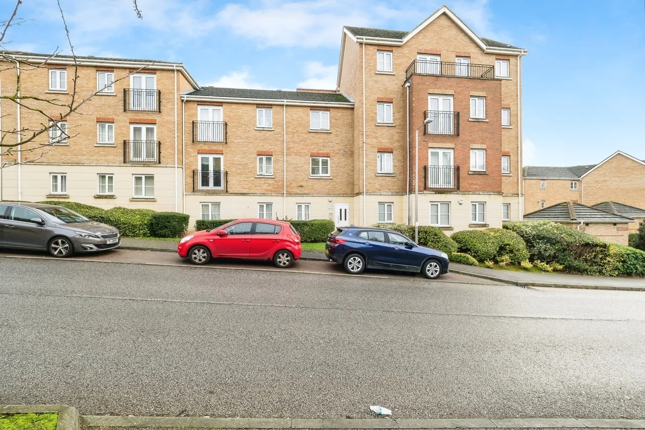 Coniston Avenue, Purfleet-on-Thames, Essex, RM19, photo 13