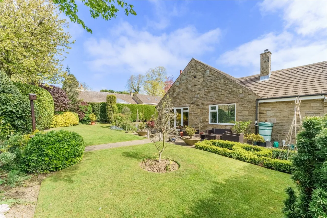 Huntsmans Way, Badsworth, WF9, photo 6