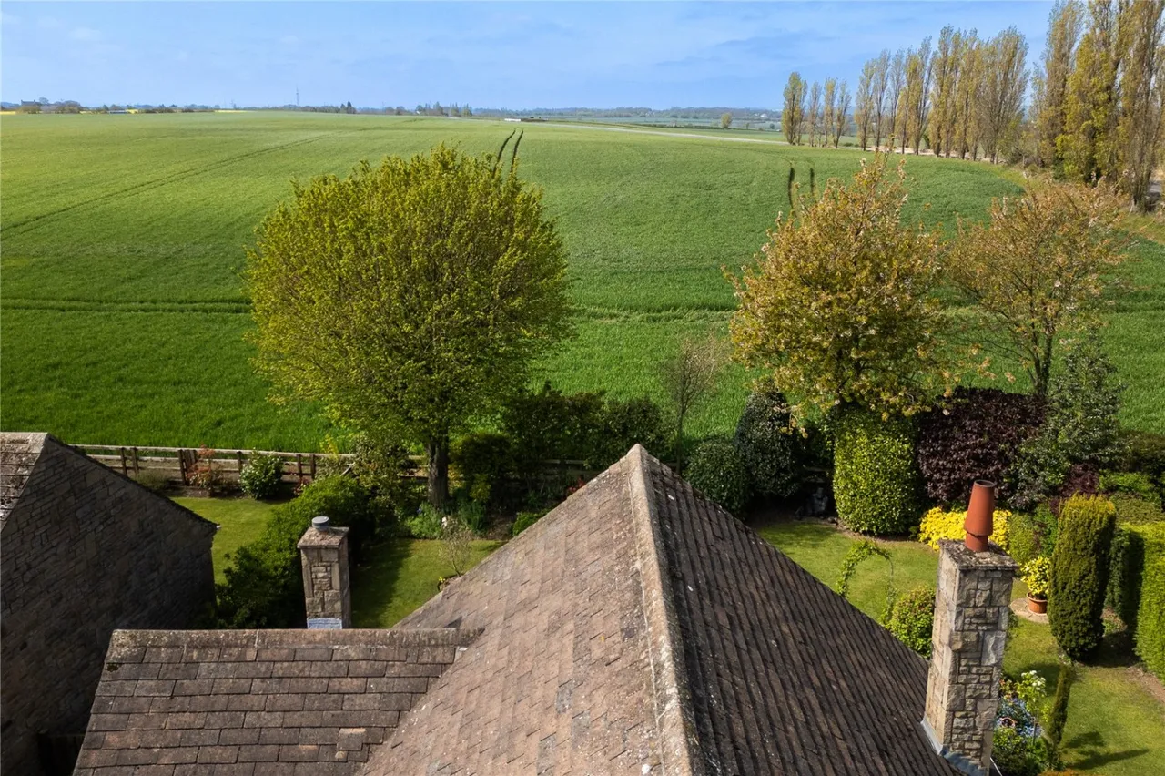 Huntsmans Way, Badsworth, WF9, photo 3
