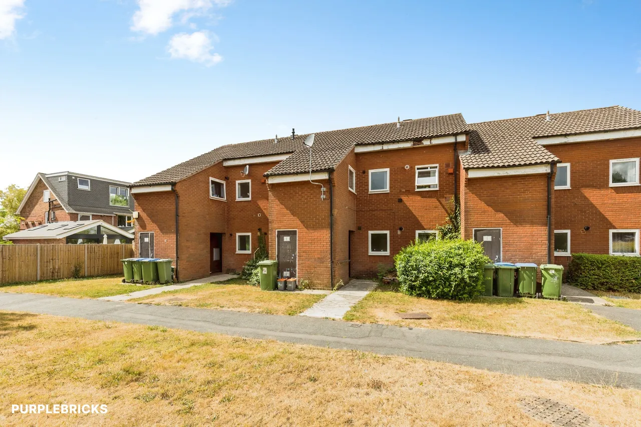 2 bed flat for sale, Laurel Walk, Horsham, RH13
