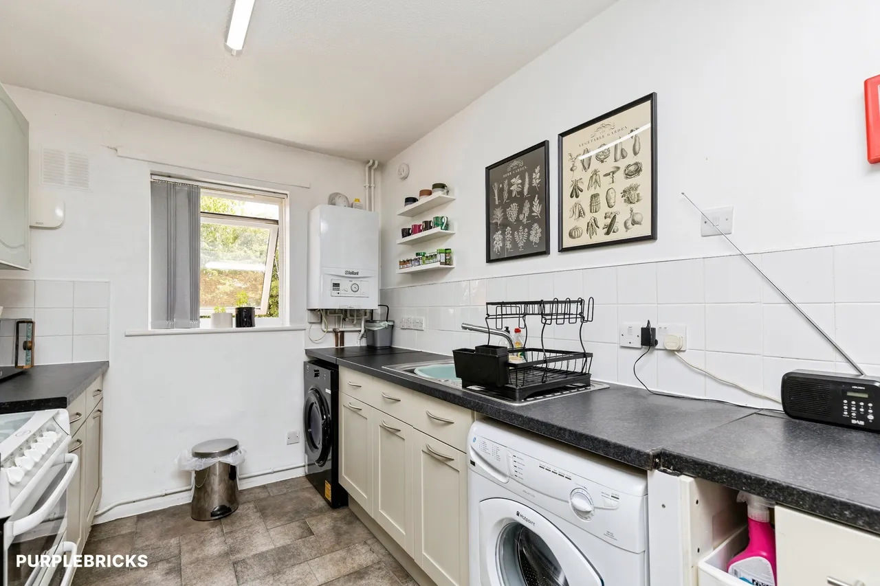 Laurel Walk, Horsham, RH13, photo 10