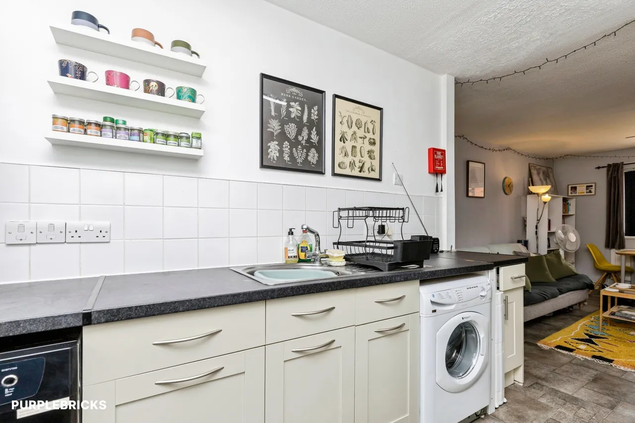 Laurel Walk, Horsham, RH13, photo 11
