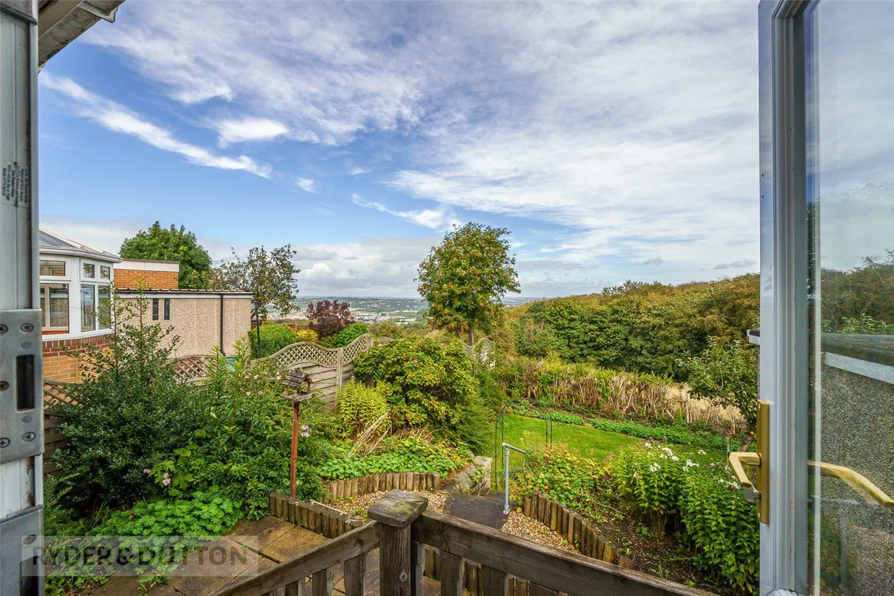 New Laithe Hill, Huddersfield, HD4, photo 7