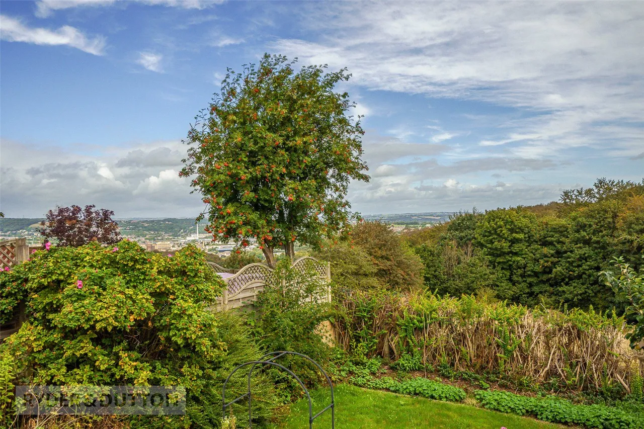 New Laithe Hill, Huddersfield, HD4, photo 9