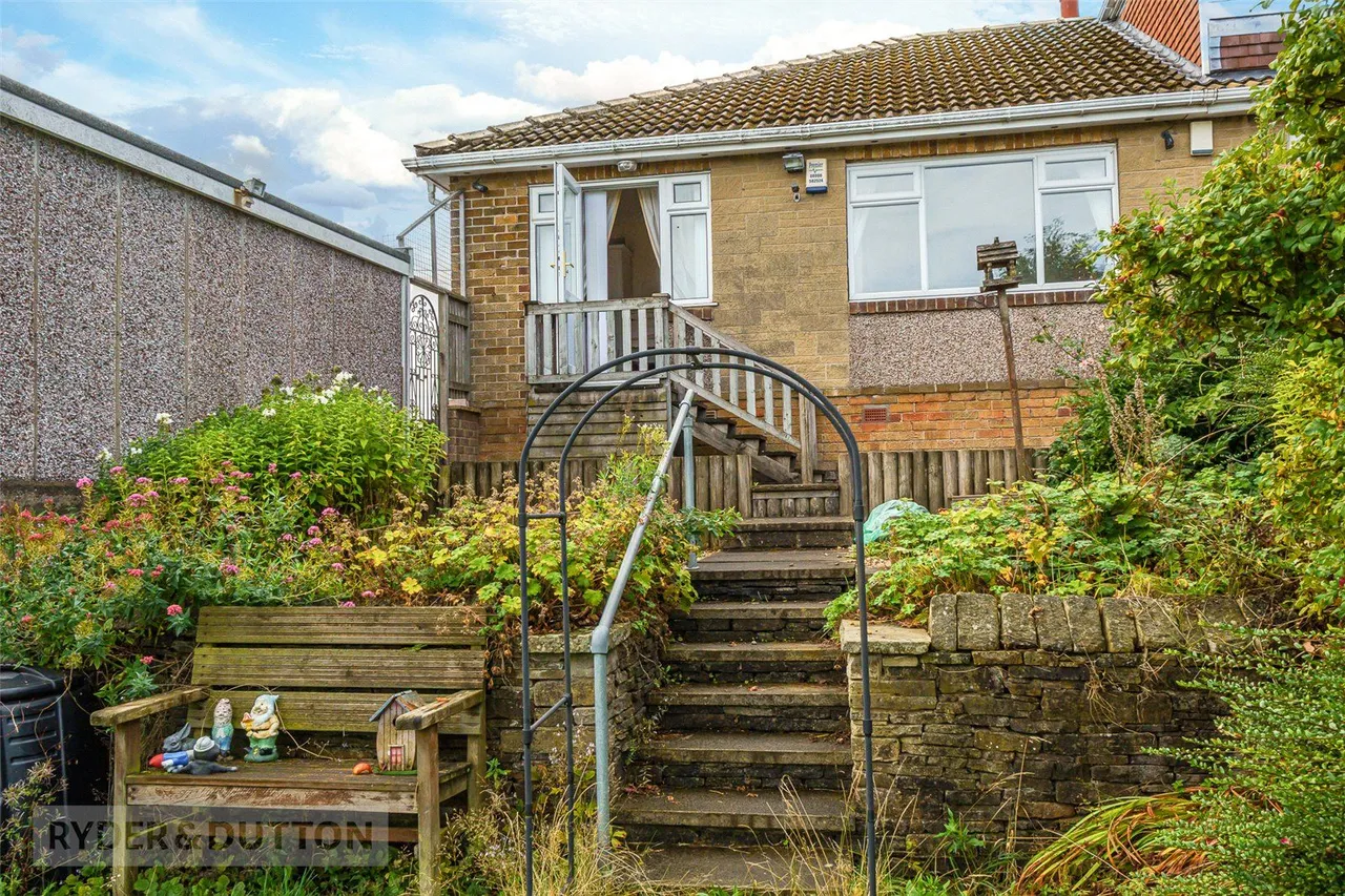 New Laithe Hill, Huddersfield, HD4, photo 11