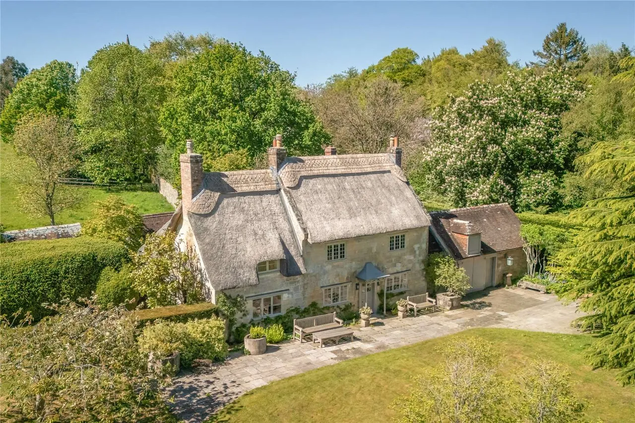 4 bed house for sale — Fonthill Gifford, Tisbury, Salisbury, SP3 6PX