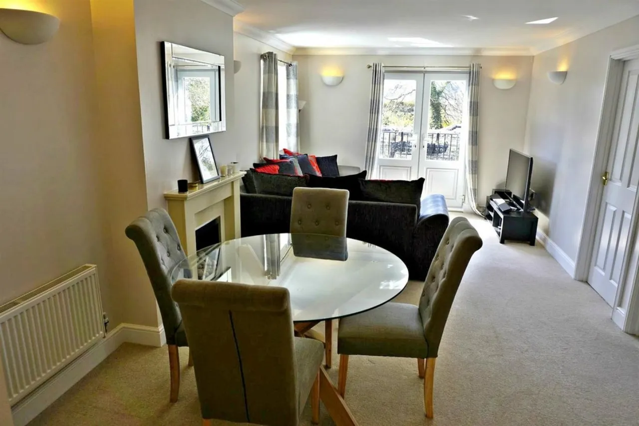 The Walled Garden, TR10, photo 4