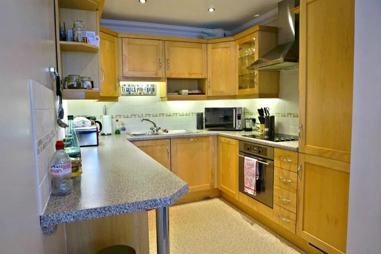 The Walled Garden, TR10, photo 5