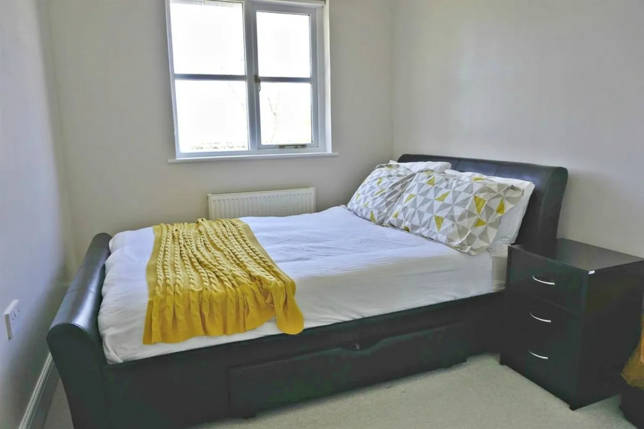 The Walled Garden, TR10, photo 6
