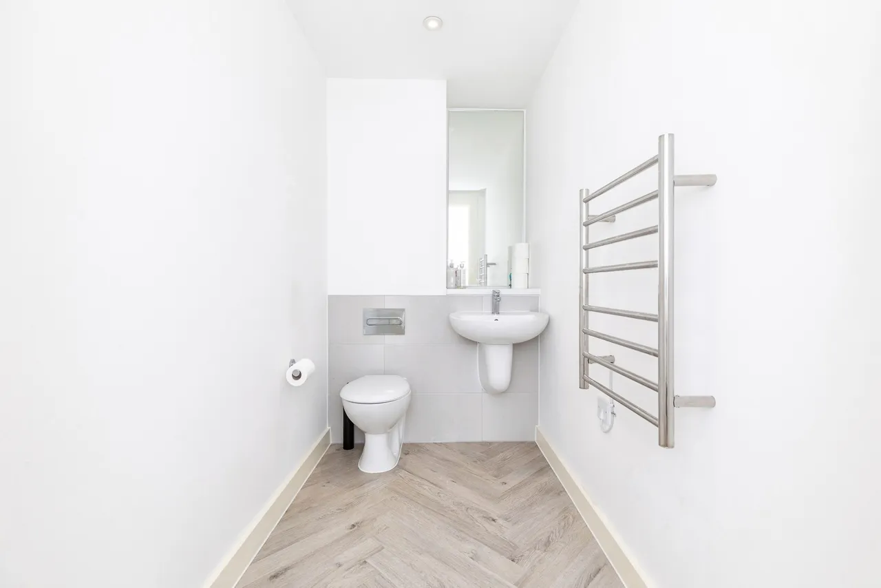 Gillingham Gate Road, Chatham, ME4, photo 11