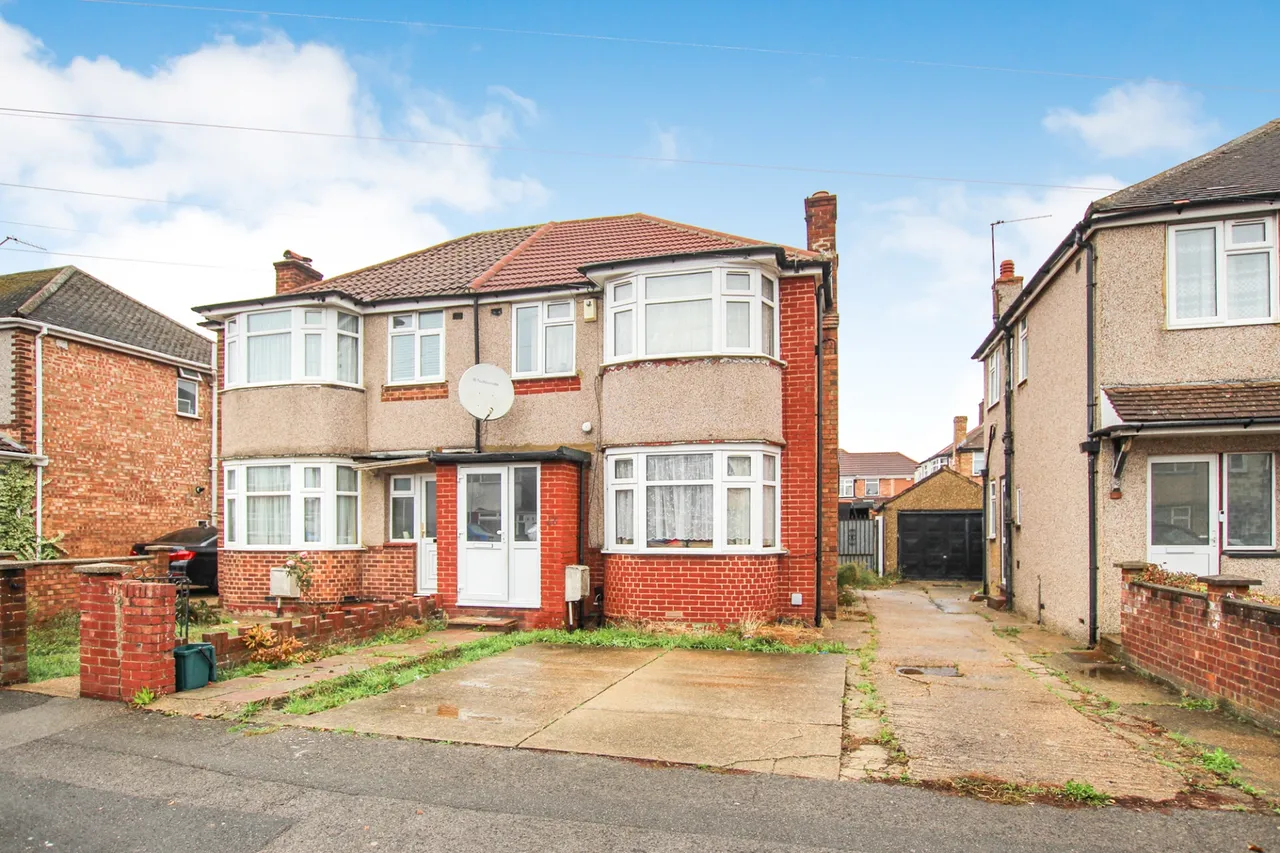 3 bed house for sale, Laburnum Road, Hayes, UB3