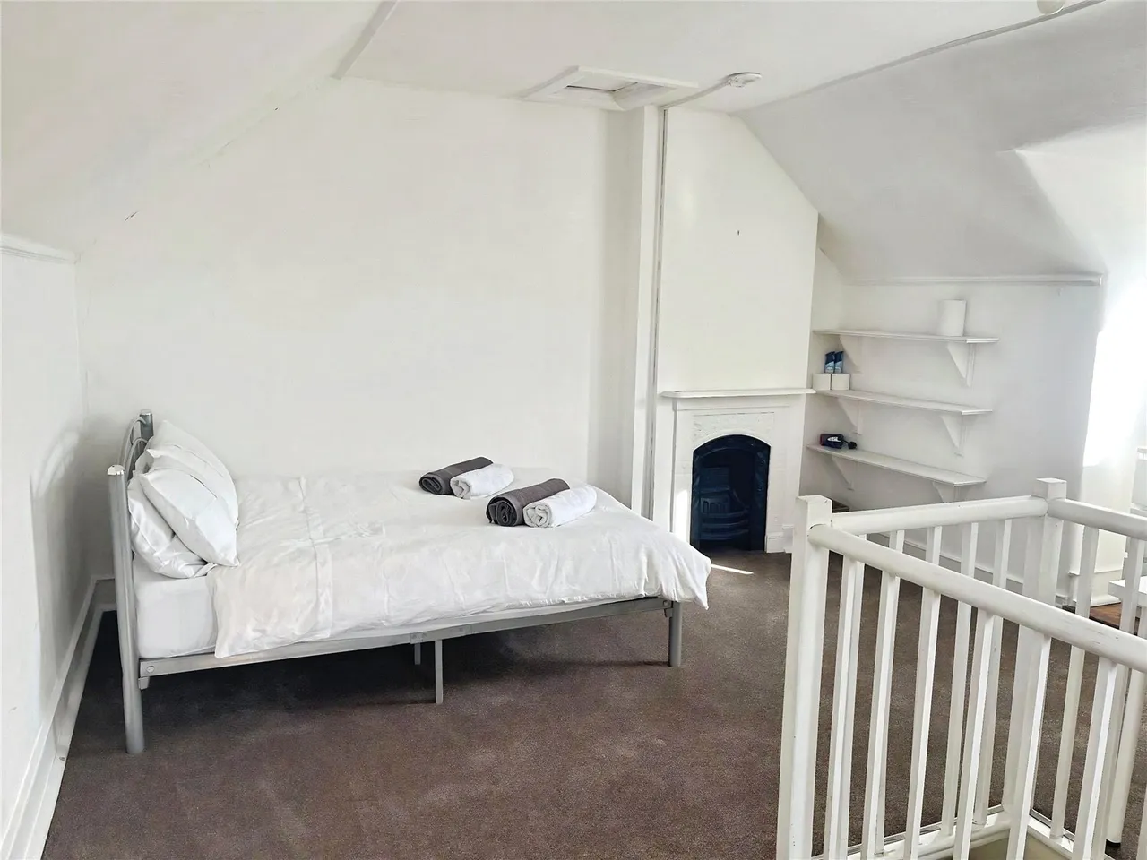 Brougham Road, London Fees Apply, W3, photo 2