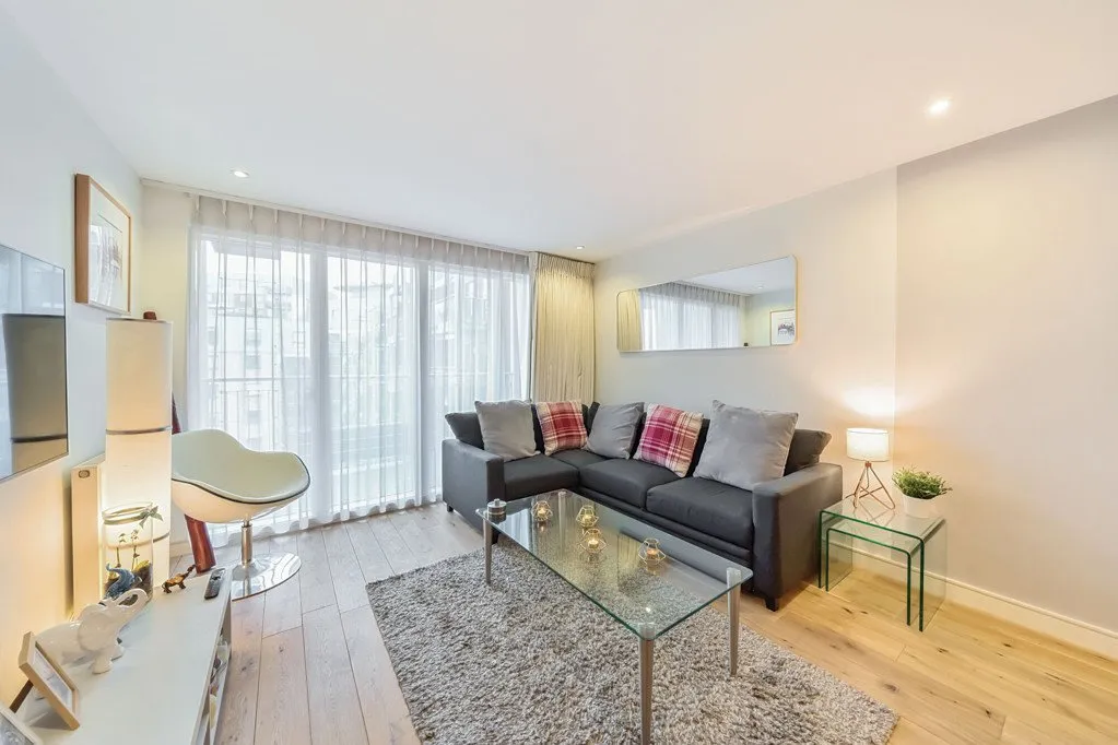 2 bed flat for sale — Restell Close, SE3