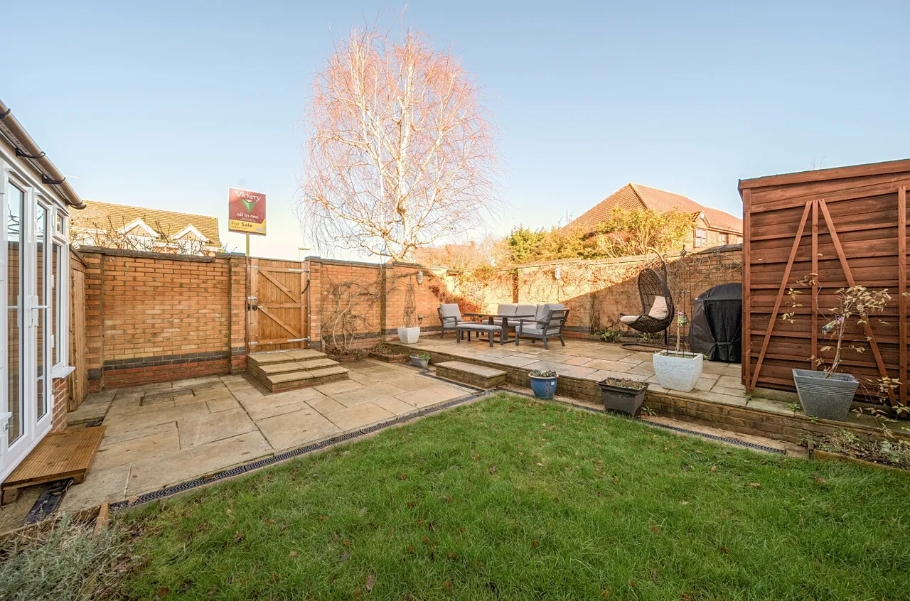 Prunus Close, West End, Woking, Surrey, GU24 9NU, photo 10