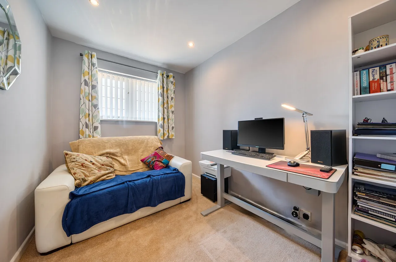 Prunus Close, West End, Woking, Surrey, GU24 9NU, photo 8