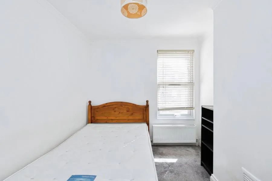 Durham Road, London, E16, photo 5
