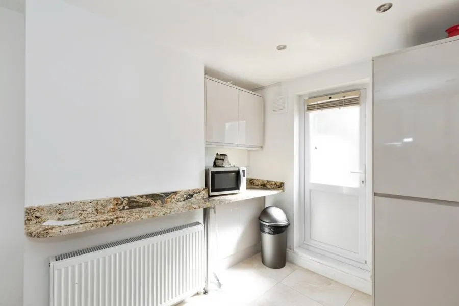 Durham Road, London, E16, photo 8