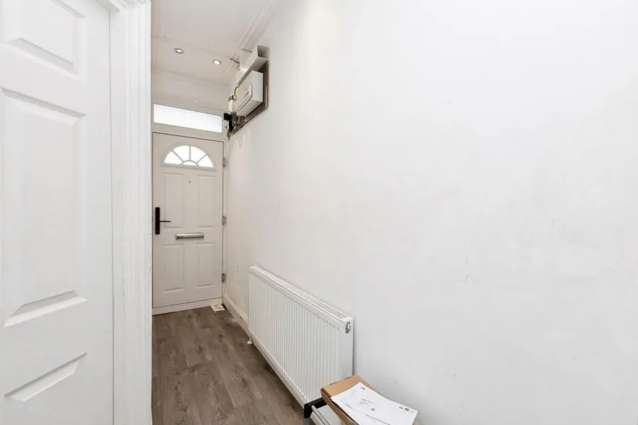 Durham Road, London, E16, photo 9
