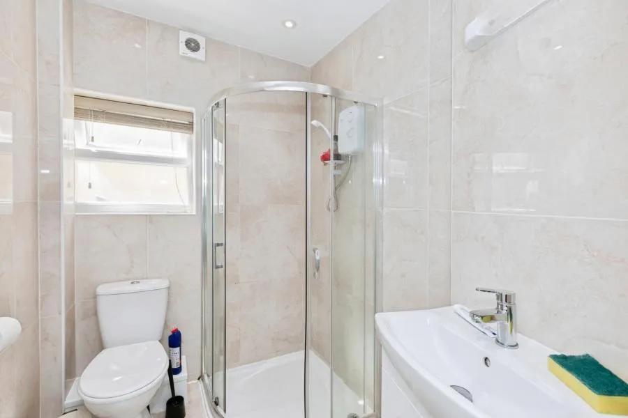 Durham Road, London, E16, photo 6