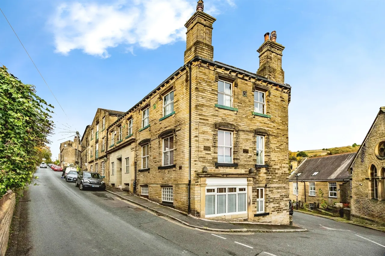 2 bed flat for sale — New Road, Luddendenfoot, HALIFAX