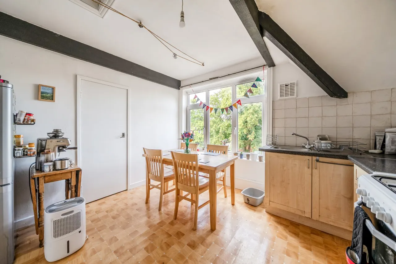 North Parade, West Park, LS16, photo 33