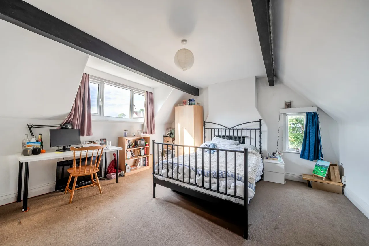 North Parade, West Park, LS16, photo 36