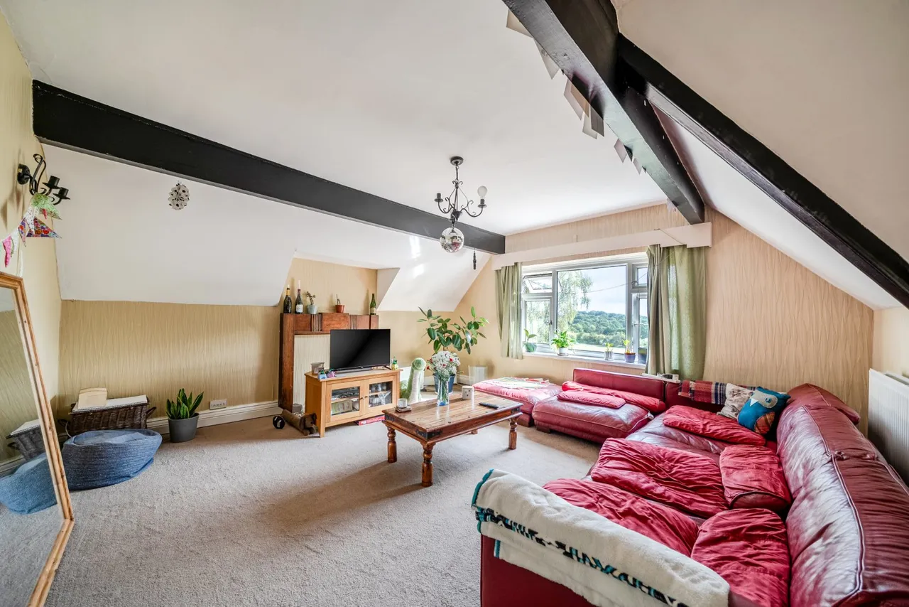 North Parade, West Park, LS16, photo 34