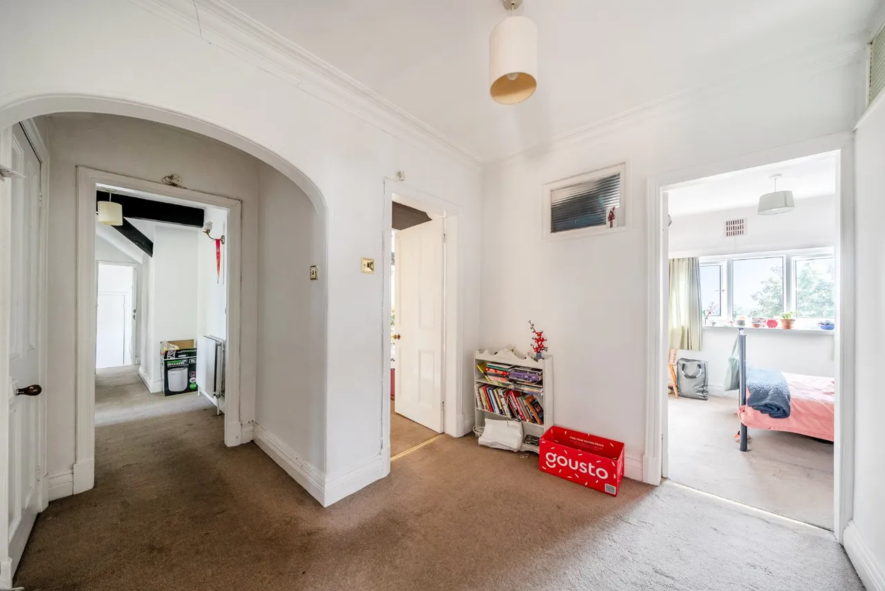 North Parade, West Park, LS16, photo 30
