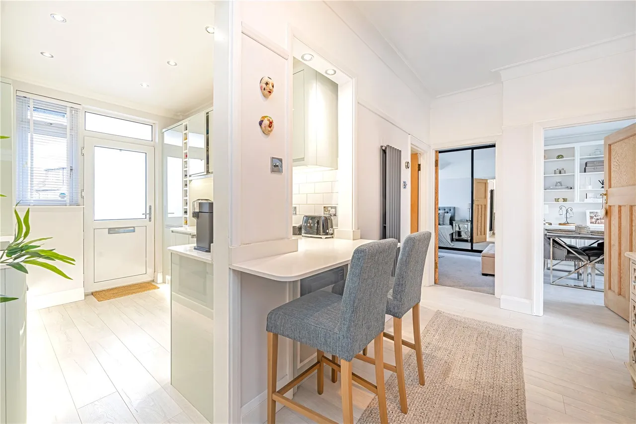 Norman Court, Upper Sunbury Road, Hampton, TW12 2DN, photo 6