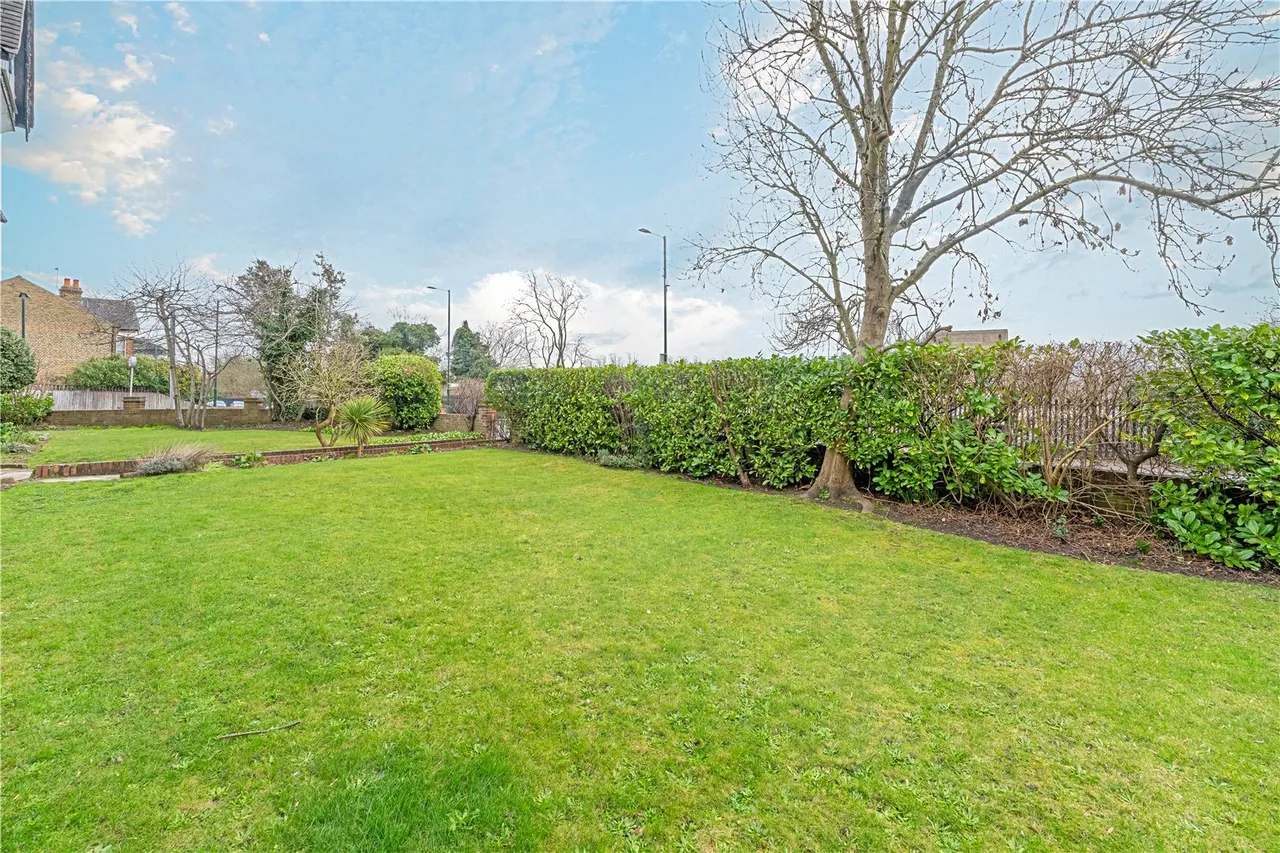Norman Court, Upper Sunbury Road, Hampton, TW12 2DN, photo 10