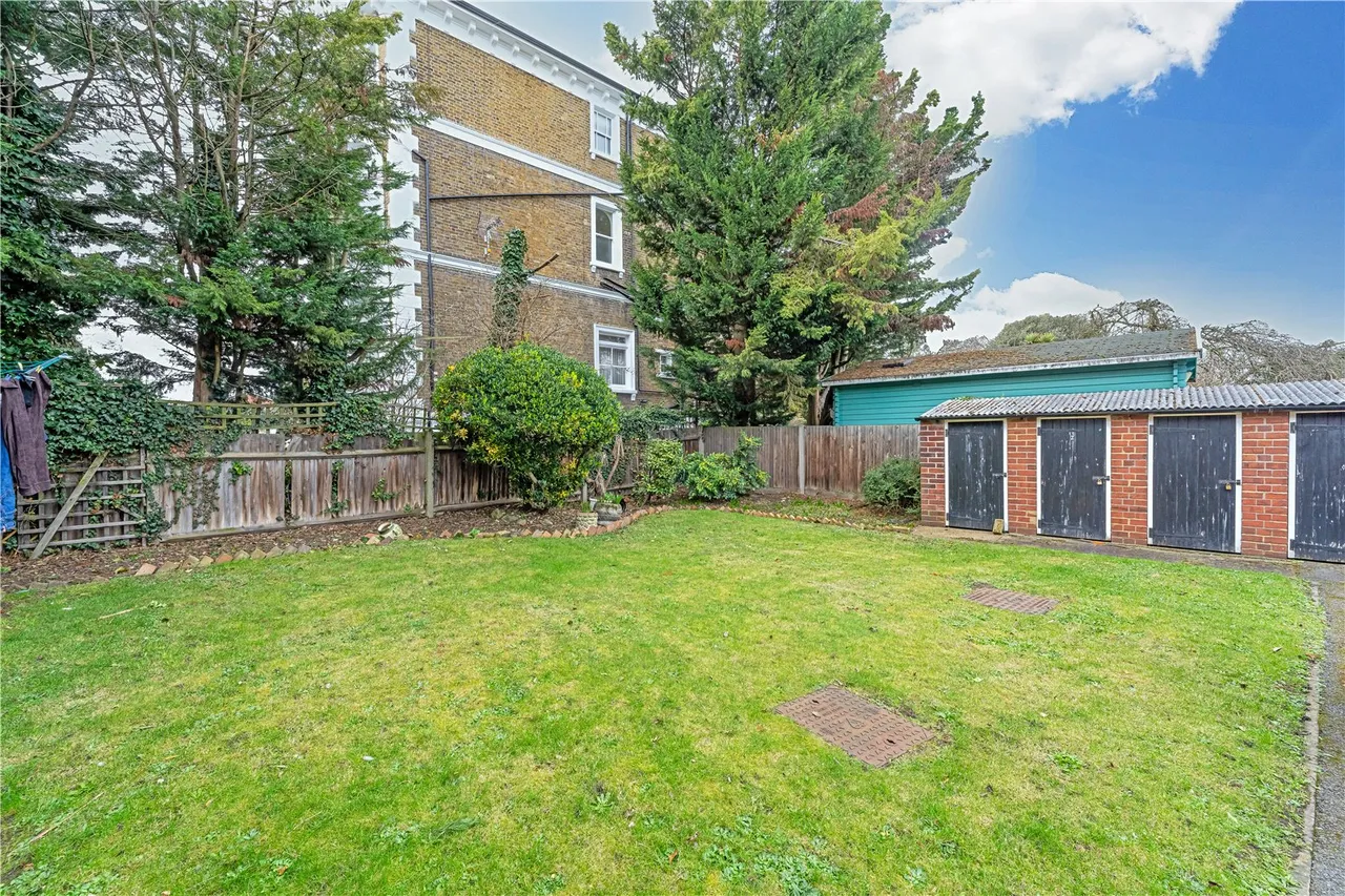 Norman Court, Upper Sunbury Road, Hampton, TW12 2DN, photo 11