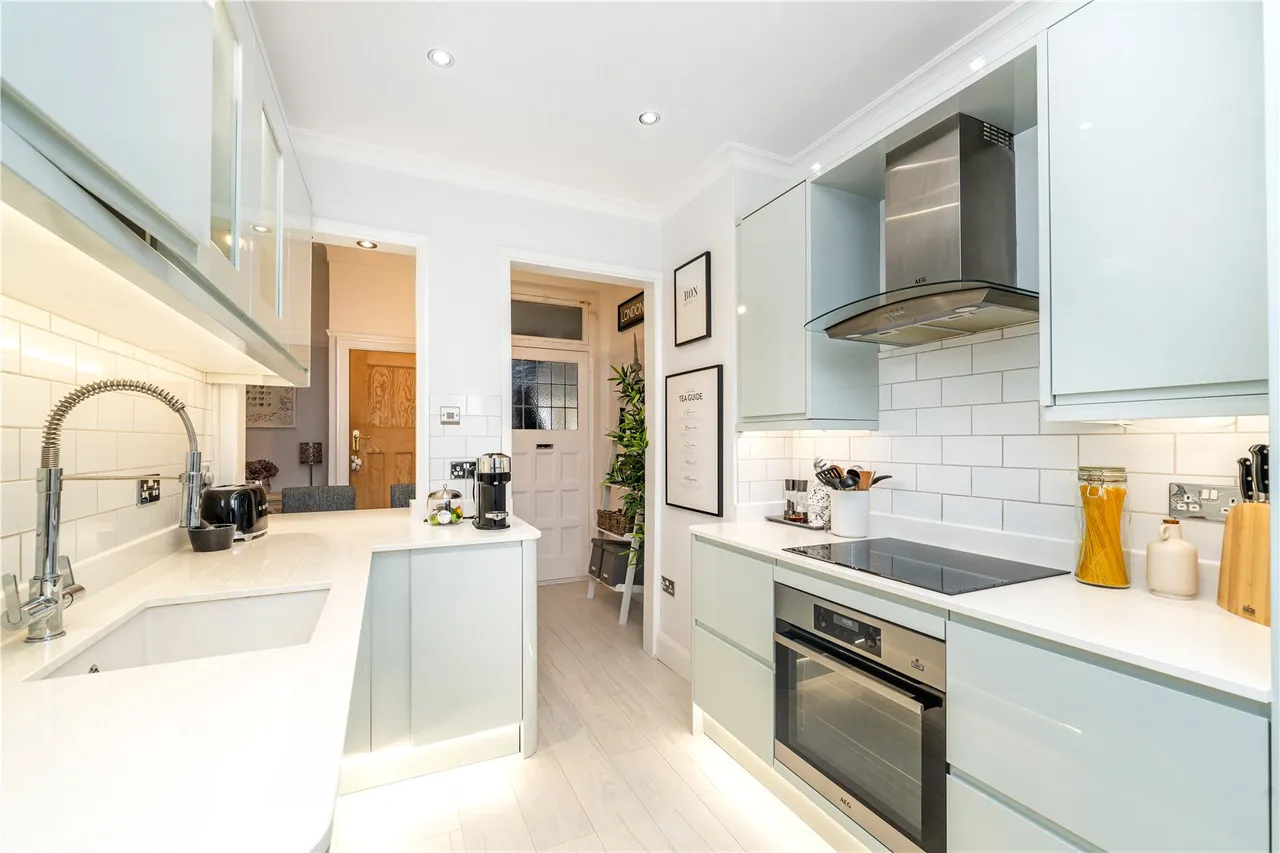 Norman Court, Upper Sunbury Road, Hampton, TW12 2DN, photo 4