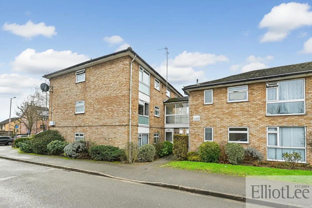 Nigel Close, Northolt, UB5, photo 9
