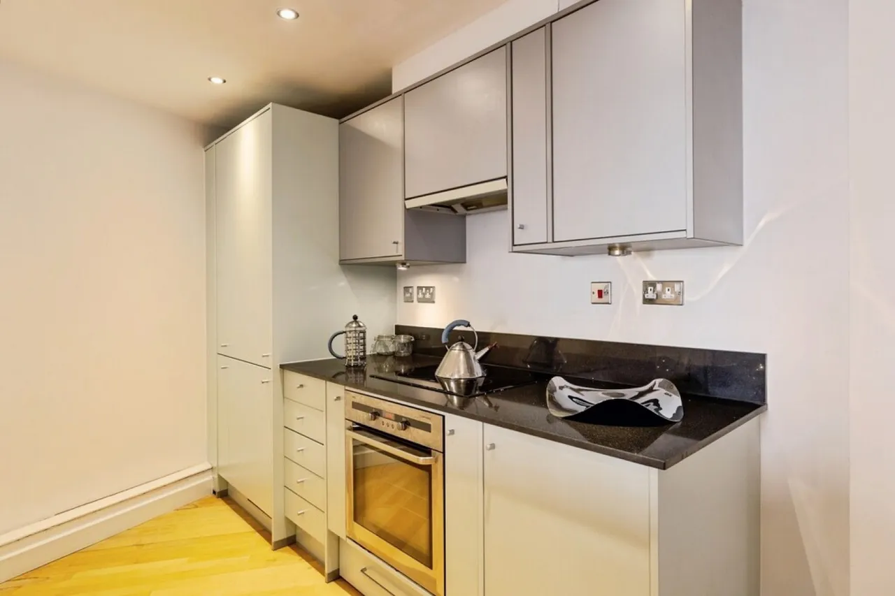 Dock Street, LS10, photo 5